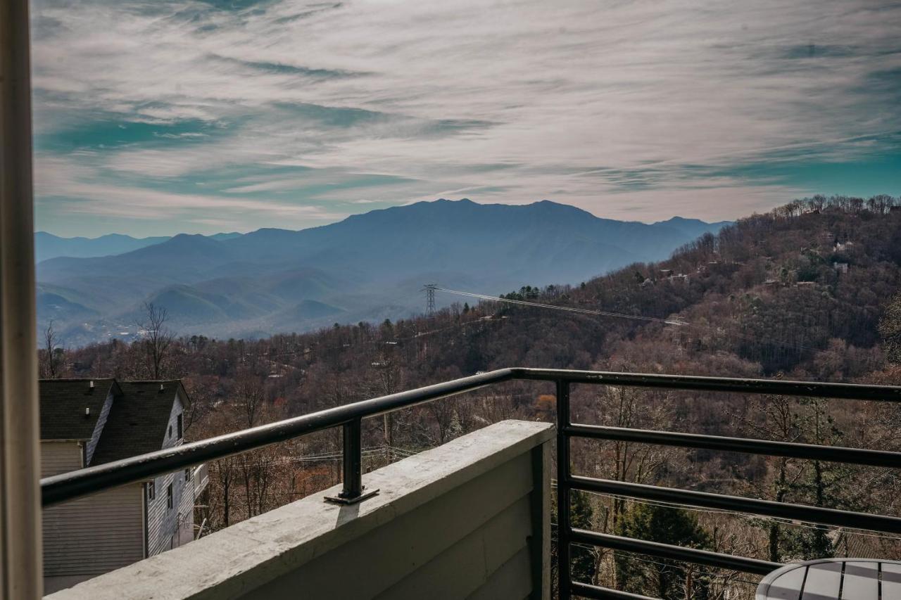 Smoky Mountains Studio With Balcony Гатлінбург Екстер'єр фото